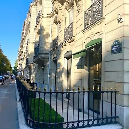 Studio Champs Elysees Paris