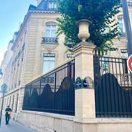 Studio Champs Elysees