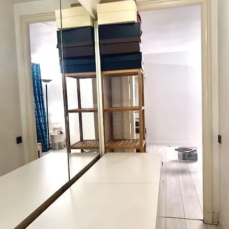 Studio Champs Elysees Apartment