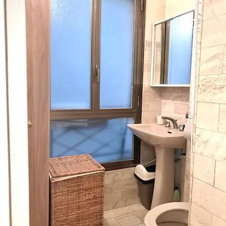 Studio Champs Elysees Apartment Paris