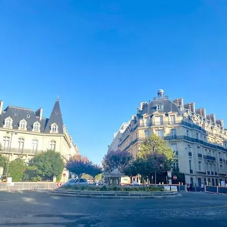 Studio Champs Elysees Apartment Paris