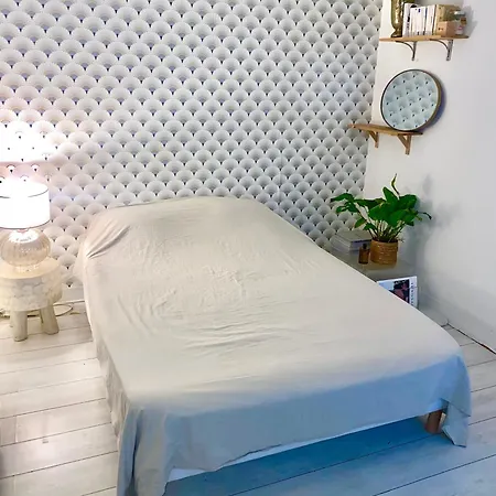 Studio Champs Elysees Apartment *